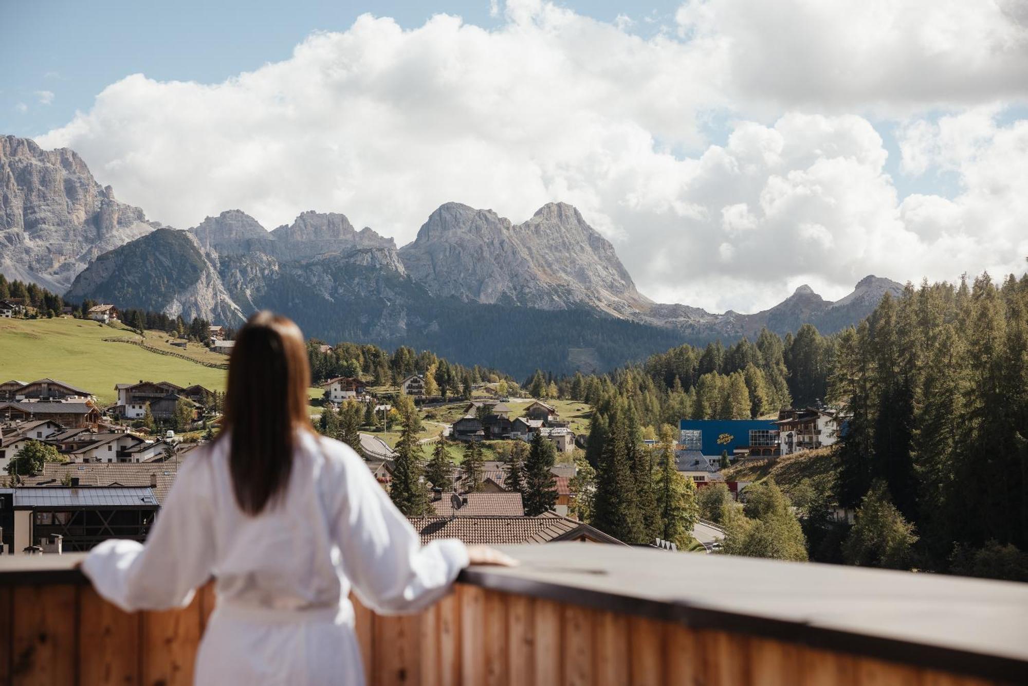 Lagacio Hotel Mountain Residence San Cassiano  Exterior photo